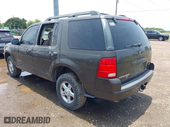 2005 Ford Explorer XLT with VIN 1FMZU63K95ZA77797, listed as a IAAI auction lot 42374661 with 187,409 mi miles and . Bid and sale history available at DreamBid. Image 3.