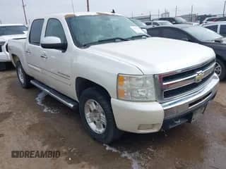 2011 Chevrolet Silverado 1500 LT z VIN 3GCPKSE38BG358968, wystawiony jako IAAI lot #43393436 z przebiegiem 187 947 mil mil oraz . Historia ofert i sprzedaży dostępna na DreamBid. Obrazek 1.
