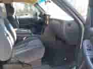 2005 GMC Sierra 1500 SLE z VIN 2GTEK19B051338259, wystawiony jako IAAI lot #41289552 z przebiegiem 208 575 mil mil oraz . Historia ofert i sprzedaży dostępna na DreamBid. Obrazek 5.