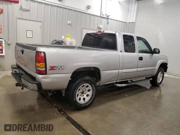 2006 GMC Sierra 1500 SLE1 z VIN 2GTEK19B961301924, wystawiony jako Copart lot #68441915 z przebiegiem 212 314 mil mil oraz Czysty tytuł • Clean title. Historia ofert i sprzedaży dostępna na DreamBid. Obrazek 3.
