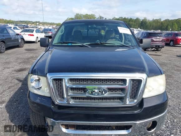 2006 Ford F-150 XLT z VIN 1FTVX14586NA83993, wystawiony jako IAAI lot #43345267 z przebiegiem 249 975 mil mil oraz . Historia ofert i sprzedaży dostępna na DreamBid. Obrazek 12.