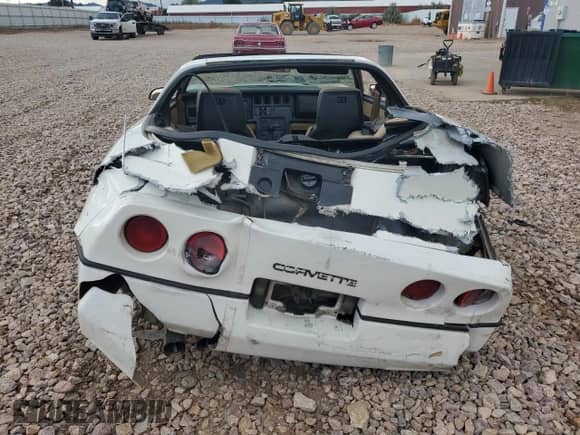 1985 Chevrolet Corvette с VIN 1G1YY0782F5127585, выставлен на аукционе Copart как лот 66858845 с пробегом 106 792 миль миль и Списание • Salvage title. История ставок и продаж доступна на DreamBid. Изображение 6.