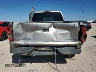 2003 Chevrolet Silverado 1500HD LS with VIN 1GCGK13U43F186091, listed as a Copart auction lot 72749684 with Not provided miles and Salvage title. Bid and sale history available at DreamBid. Image 6.