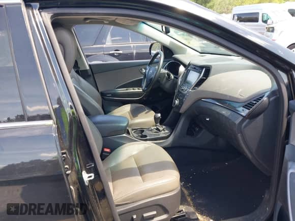 2015 Hyundai Santa Fe Limited z VIN KM8SRDHF0FU115676, wystawiony jako IAAI lot #42590236 z przebiegiem 111 361 mil mil oraz . Historia ofert i sprzedaży dostępna na DreamBid. Obrazek 5.