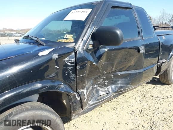 1999 Chevrolet S-10 LS с VIN 1GCCS19X3X8120951, выставлен на аукционе IAAI как лот 41776295 с пробегом 248 989 миль миль и . История ставок и продаж доступна на DreamBid. Изображение 6.