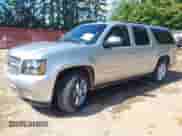 2013 Chevrolet Suburban LTZ z VIN 1GNSCKE07DR108483, wystawiony jako IAAI lot #42579856 z przebiegiem 179 622 mil mil oraz . Historia ofert i sprzedaży dostępna na DreamBid. Obrazek 2.
