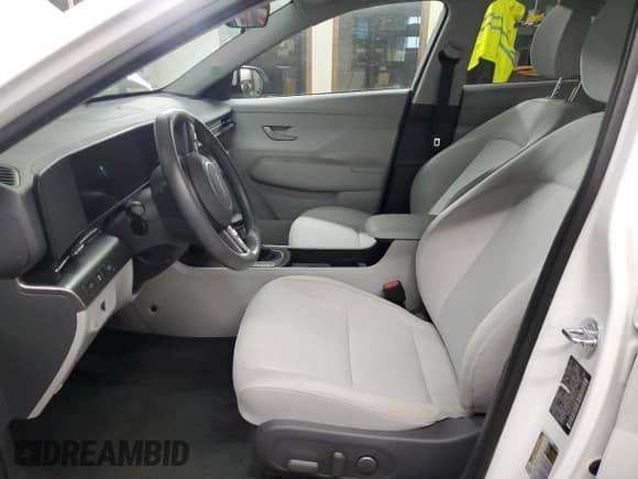 2025 Hyundai Kona SEL с VIN KM8HBCABXSU274442, выставлен на аукционе Copart как лот 86217365 с пробегом 15 538 миль миль и На запчасти • Non repairable. История ставок и продаж доступна на DreamBid. Изображение 7.