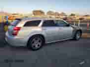 2006 Dodge Magnum with VIN 2D4FV47V16H521353, listed as a Copart auction lot 46106995 with 205,697 mi miles and Salvage title. Bid and sale history available at DreamBid. Image 3.