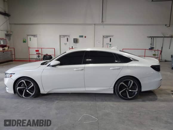 2020 Honda Accord Sport с VIN 1HGCV1F39LA142563, выставлен на аукционе IAAI как лот 42012305 с пробегом 89 770 миль миль и . История ставок и продаж доступна на DreamBid. Изображение 14.