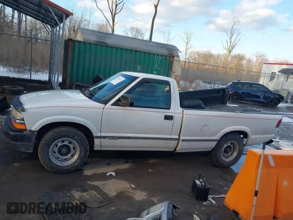 2000 Chevrolet S-10 с VIN 1GCCS144XYK151860, выставлен на аукционе IAAI как лот 41301337 с пробегом 221 237 миль миль и . История ставок и продаж доступна на DreamBid. Изображение 14.