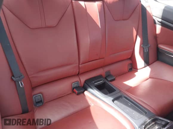 2011 BMW M3 с VIN WBSKG9C59BE645809, выставлен на аукционе IAAI как лот 43564859 с пробегом 129 374 миль миль и . История ставок и продаж доступна на DreamBid. Изображение 8.