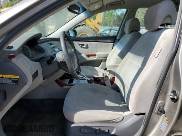 2008 Hyundai Azera GLS с VIN KMHFC46D48A335931, выставлен на аукционе Copart как лот 53896485 с пробегом 179 682 миль миль и Списание • Salvage title. История ставок и продаж доступна на DreamBid. Изображение 7.