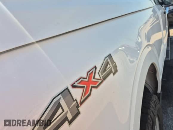 2022 Ford F-150 XL z VIN 1FTFX1E56NKE10474, wystawiony jako IAAI lot #43610339 z przebiegiem 42 801 mil mil oraz . Historia ofert i sprzedaży dostępna na DreamBid. Obrazek 18.