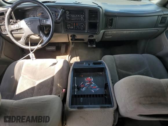 2005 Chevrolet Avalanche Z66 with VIN 3GNEC12ZX5G201266, listed as a Copart auction lot 64992765 with 233,939 mi miles and Salvage title. Bid and sale history available at DreamBid. Image 8.