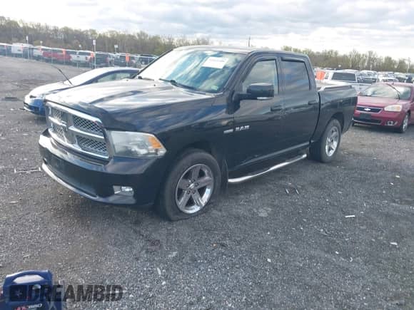 2009 Dodge 1500 Sport z VIN 1D3HB13TX9J533688, wystawiony jako IAAI lot #42041488 z przebiegiem 216 412 mil mil oraz . Historia ofert i sprzedaży dostępna na DreamBid. Obrazek 17.