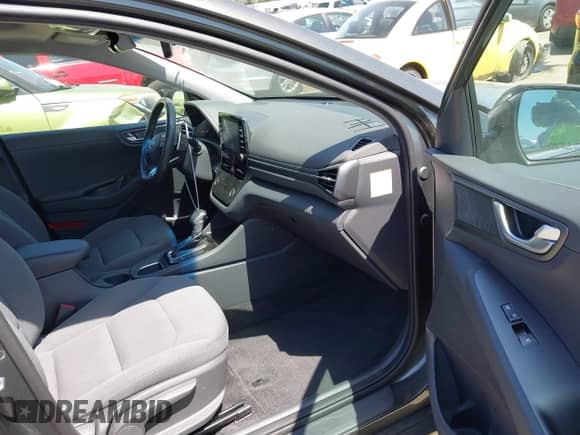 2020 Hyundai Ioniq SEL with VIN KMHC85LC1LU233810, listed as a IAAI auction lot 40572903 with 36,651 mi miles and . Bid and sale history available at DreamBid. Image 5.