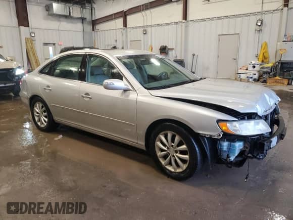 2008 Hyundai Azera Limited с VIN KMHFC46F38A273424, выставлен на аукционе Copart как лот 85992084 с пробегом Не указан миль и На запчасти • Non repairable. История ставок и продаж доступна на DreamBid. Изображение 4.