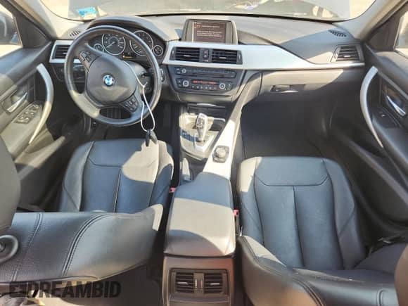 2013 BMW 3 Series 328i xDrive с VIN WBA3B5G50DNS00453, выставлен на аукционе Copart как лот 86473125 с пробегом 95 912 миль миль и Чистый • Clean title. История ставок и продаж доступна на DreamBid. Изображение 8.