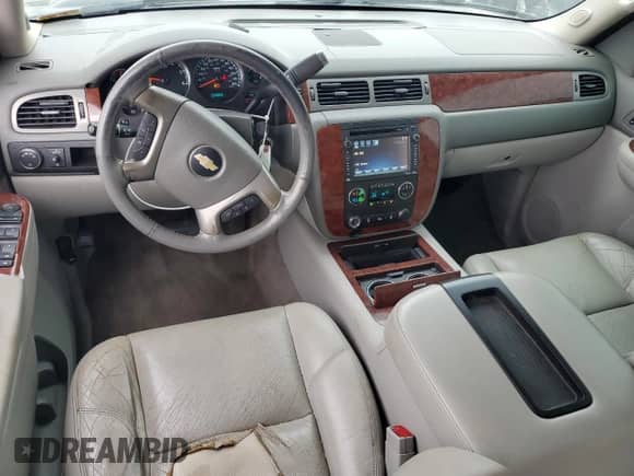 2014 Chevrolet Tahoe LTZ с VIN 1GNSCCE08ER139958, выставлен на аукционе Copart как лот 53551215 с пробегом 140 218 миль миль и Списание • Salvage title. История ставок и продаж доступна на DreamBid. Изображение 8.