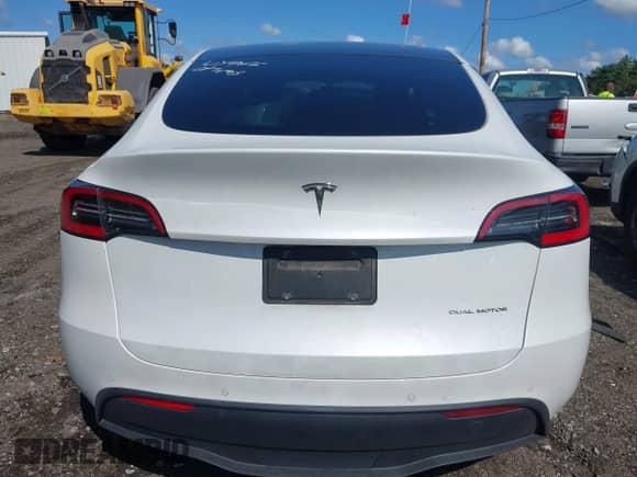 2020 Tesla Model Y Long Range с VIN 5YJYGDEE8LF035966, выставлен на аукционе IAAI как лот 43148128 с пробегом 107 508 миль миль и . История ставок и продаж доступна на DreamBid. Изображение 16.