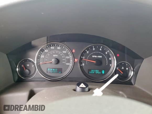 2006 Jeep Commander with VIN 1J8HH48NX6C106832, listed as a Copart auction lot 60544515 with 170,404 mi miles and Clean title. Bid and sale history available at DreamBid. Image 9.
