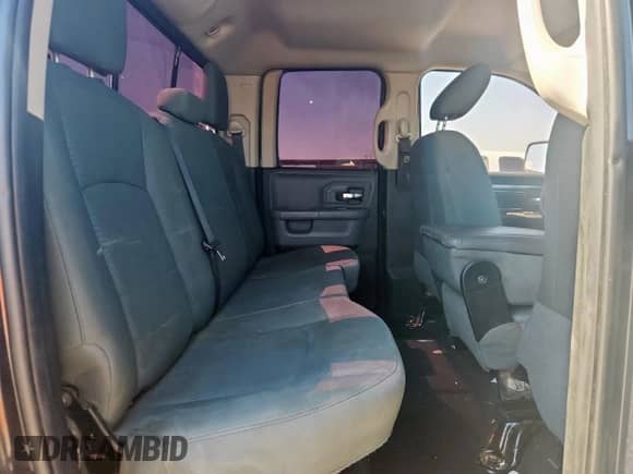 2018 Ram 1500 SLT z VIN 1C6RR6GG0JS126794, wystawiony jako Copart lot #86443685 z przebiegiem 210 215 mil mil oraz Czysty tytuł • Clean title. Historia ofert i sprzedaży dostępna na DreamBid. Obrazek 10.