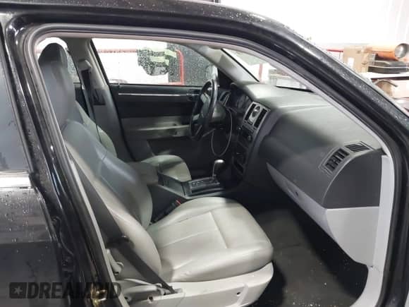 2007 Chrysler 300 Signature with VIN 2C3LA53G17H627980, listed as a IAAI auction lot 42006910 with 155,263 mi miles and . Bid and sale history available at DreamBid. Image 5.