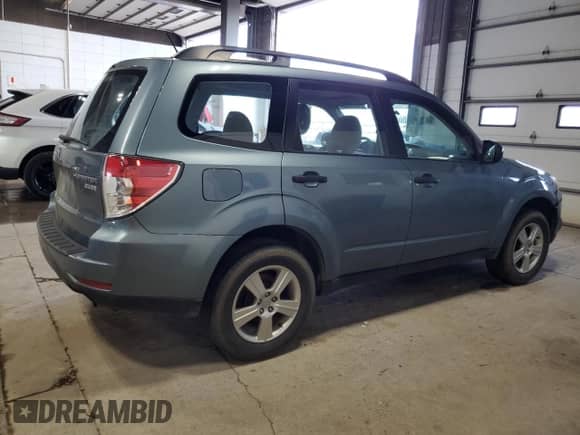 2013 Subaru Forester X z VIN JF2SHABC2DG404463, wystawiony jako Copart lot #69691395 z przebiegiem 124 404 mil mil oraz Czysty tytuł • Clean title. Historia ofert i sprzedaży dostępna na DreamBid. Obrazek 3.