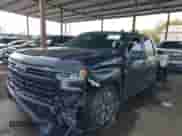 2022 Chevrolet Silverado 1500 RST z VIN 3GCUDEETXNG583752, wystawiony jako IAAI lot #41809678 z przebiegiem 68 902 mil mil oraz . Historia ofert i sprzedaży dostępna na DreamBid. Obrazek 18.
