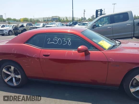 2014 Dodge Challenger R/T с VIN 2C3CDYBT1EH293275, выставлен на аукционе IAAI как лот 42425038 с пробегом 136 372 миль миль и . История ставок и продаж доступна на DreamBid. Изображение 14.