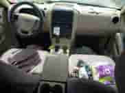 2006 Ford Explorer XLT с VIN 1FMEU73E26UB70870, выставлен на аукционе Copart как лот 70656335 с пробегом 203 258 миль миль и Списание • Salvage title. История ставок и продаж доступна на DreamBid. Изображение 8.