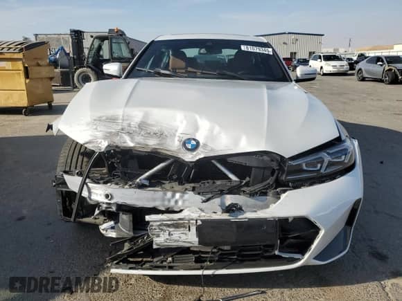 2023 BMW 3 Series 330i z VIN 3MW69FF06P8C80692, wystawiony jako Copart lot #81079345 z przebiegiem 30 203 mil mil oraz Szkoda całkowita • Salvage title. Historia ofert i sprzedaży dostępna na DreamBid. Obrazek 5.