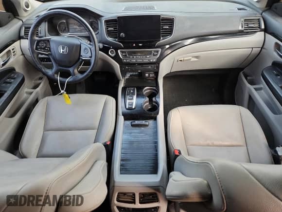 2019 Honda Pilot Touring 8-Passenger z VIN 5FNYF6H96KB019549, wystawiony jako Copart lot #85381885 z przebiegiem Nie podano mil oraz Czysty tytuł • Clean title. Historia ofert i sprzedaży dostępna na DreamBid. Obrazek 8.