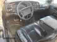 2000 Dodge 1500 z VIN 1B7HF13Z1YJ112376, wystawiony jako Copart lot #66495605 z przebiegiem 194 734 mil mil oraz Nie do naprawy • Non repairable. Historia ofert i sprzedaży dostępna na DreamBid. Obrazek 8.