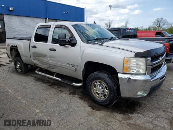 2007 Chevrolet Silverado 2500HD 1LT с VIN 1GCHK23KX7F539402, выставлен на аукционе Copart как лот 52713114 с пробегом 283 083 миль миль и Чистый • Clean title. История ставок и продаж доступна на DreamBid. Изображение 4.