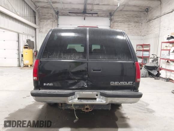 1997 Chevrolet Suburban with VIN 3GNEC16R6VG177641, listed as a IAAI auction lot 41726286 with 263,676 mi miles and . Bid and sale history available at DreamBid. Image 16.
