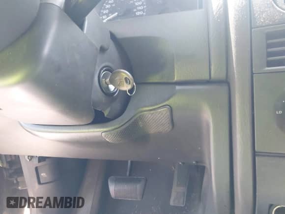 1999 Jeep Grand Cherokee Laredo с VIN 1J4G258S9XC712540, выставлен на аукционе IAAI как лот 42642214 с пробегом 244 832 миль миль и . История ставок и продаж доступна на DreamBid. Изображение 11.