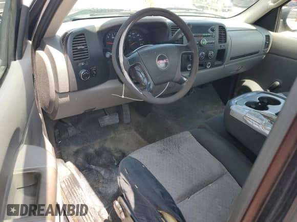 2008 GMC Sierra 1500 Work Truck with VIN 1GTEC14X28Z101249, listed as a Copart auction lot 62340205 with 187,015 mi miles and Salvage title. Bid and sale history available at DreamBid. Image 8.