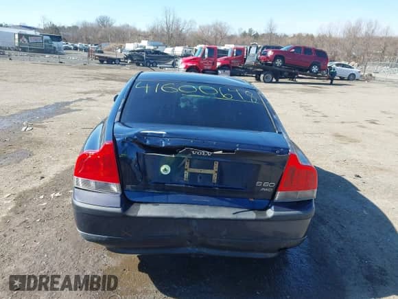 2002 Volvo S60 с VIN YV1RH58D822170211, выставлен на аукционе IAAI как лот 41600648 с пробегом 173 255 миль миль и . История ставок и продаж доступна на DreamBid. Изображение 17.