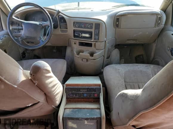 2000 Chevrolet Astro Cargo YF7 с VIN 1GBDM19W8YB142121, выставлен на аукционе Copart как лот 75484534 с пробегом 199 930 миль миль и Списание • Salvage title. История ставок и продаж доступна на DreamBid. Изображение 8.