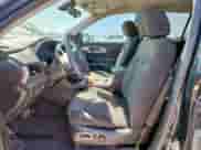 2020 Chevrolet Traverse LT Cloth z VIN 1GNERGKW1LJ228519, wystawiony jako Copart lot #80440645 z przebiegiem 128 089 mil mil oraz Czysty tytuł • Clean title. Historia ofert i sprzedaży dostępna na DreamBid. Obrazek 7.