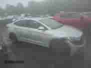 2018 Hyundai Elantra SE z VIN 5NPD74LF7JH394377, wystawiony jako Copart lot #80577335 z przebiegiem 101 915 mil mil oraz Szkoda całkowita • Salvage title. Historia ofert i sprzedaży dostępna na DreamBid. Obrazek 4.