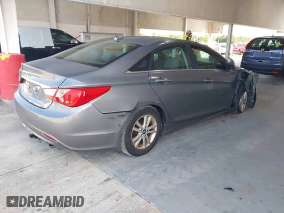 2013 Hyundai Sonata GLS с VIN 5NPEB4AC8DH640806, выставлен на аукционе IAAI как лот 43356742 с пробегом 123 820 миль миль и . История ставок и продаж доступна на DreamBid. Изображение 4.