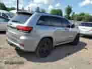 2018 Jeep Grand Cherokee SRT z VIN 1C4RJFDJ2JC508237, wystawiony jako Copart lot #61404555 z przebiegiem 76 990 mil mil oraz Szkoda całkowita • Salvage title. Historia ofert i sprzedaży dostępna na DreamBid. Obrazek 3.