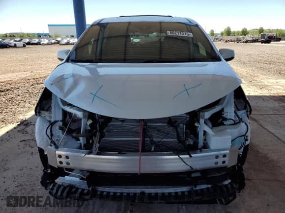 2024 Toyota Sienna Platinum с VIN 5TDERKEC3RS219958, выставлен на аукционе Copart как лот 80211315 с пробегом 1 799 миль миль и Списание • Salvage title. История ставок и продаж доступна на DreamBid. Изображение 5.