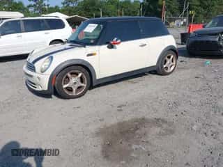 2006 MINI Hardtop with VIN WMWRC33506TK18077, listed as a IAAI auction lot 42583190 with 170,819 mi miles and . Bid and sale history available at DreamBid. Image 2.