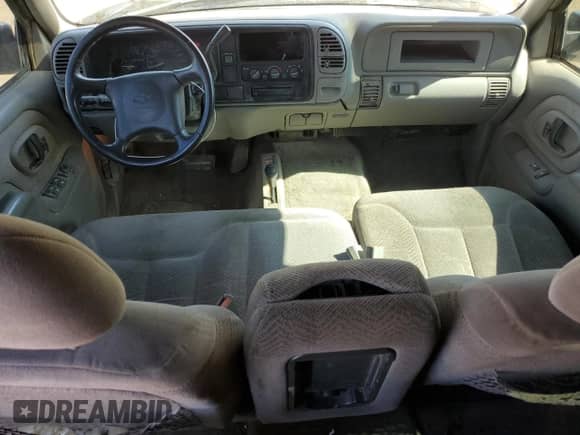 2000 Chevrolet Silverado 3500 с VIN 1GCHK33JXYF495707, выставлен на аукционе Copart как лот 55843745 с пробегом 189 912 миль миль и Списание • Salvage title. История ставок и продаж доступна на DreamBid. Изображение 8.