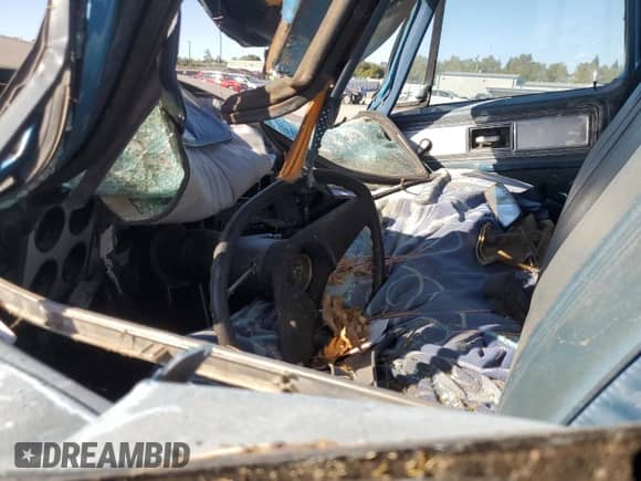 1979 Chevrolet Silverado 2500 с VIN CKL249Z216198, выставлен на аукционе Copart как лот 74385444 с пробегом Не указан миль и На запчасти • Non repairable. История ставок и продаж доступна на DreamBid. Изображение 8.