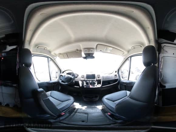 2017 Ram ProMaster Cargo z VIN 3C6TRVDG7HE529012, wystawiony jako IAAI lot #42444531 z przebiegiem 156 360 mil mil oraz . Historia ofert i sprzedaży dostępna na DreamBid. Obrazek 18.