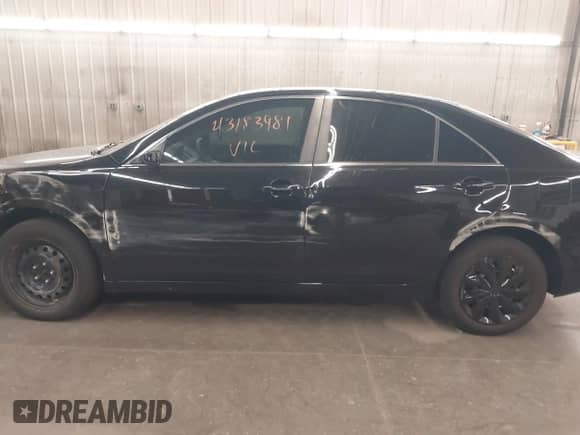 2011 Toyota Camry LE z VIN 4T4BF3EKXBR198702, wystawiony jako IAAI lot #43183981 z przebiegiem 99 164 mil mil oraz . Historia ofert i sprzedaży dostępna na DreamBid. Obrazek 15.